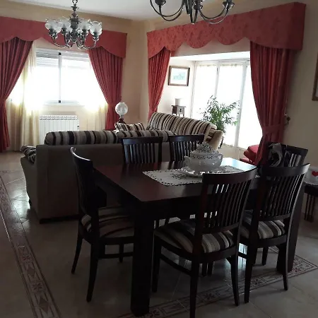 בית נופש Familiar House